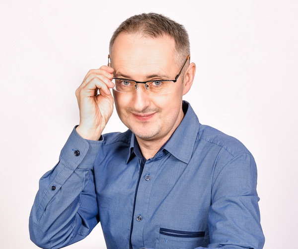 Konrad Gurdak, Syllabuzz.pl Naming+Strategia, Strateg, marketer, doświadczony gracz w projektach rebrandingu.